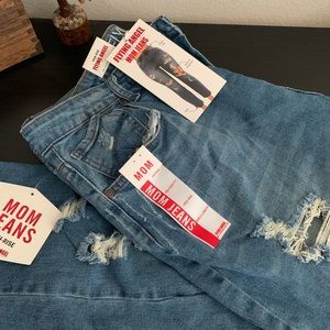Very distressed mom jeans, light wash